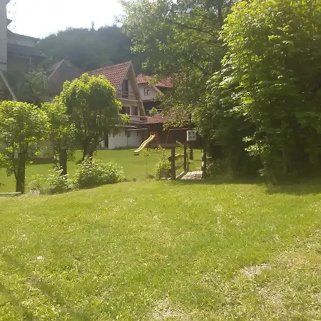 Vikend Kuca Bela Reka 別荘 *